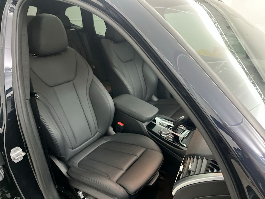 Thumbnail: 2021 BMW X3 - 10