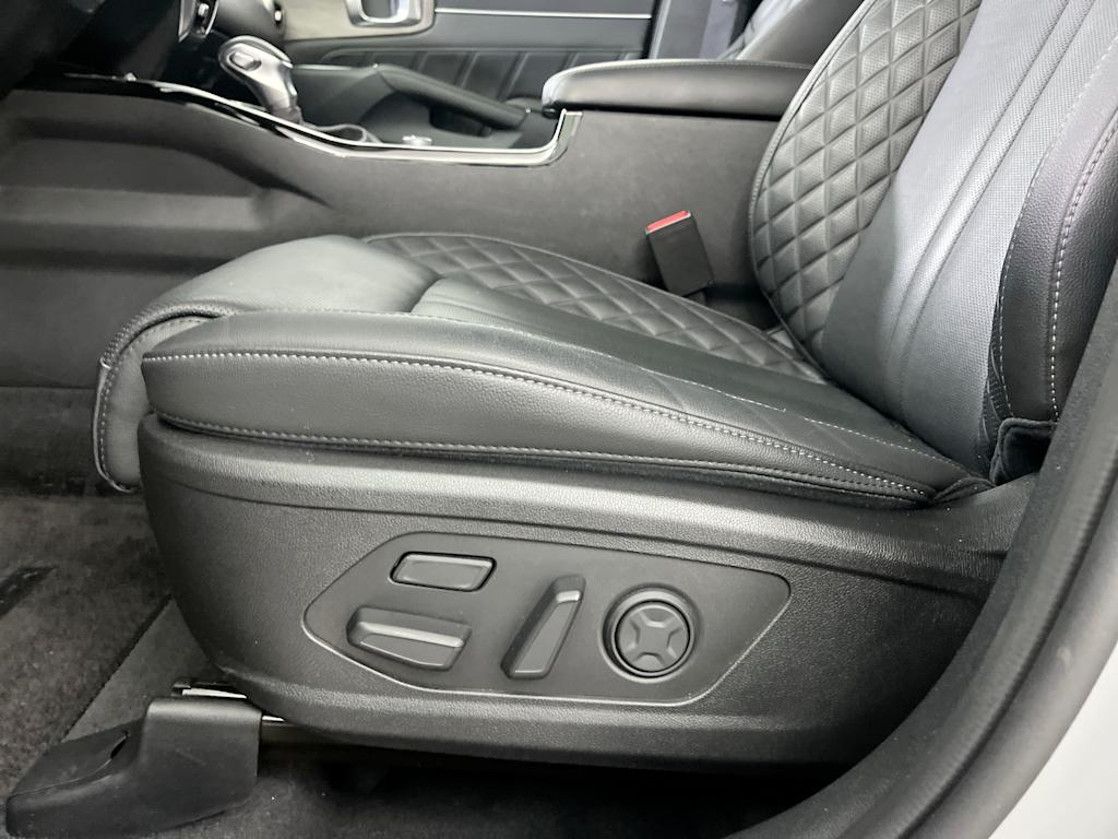 Thumbnail: 2023 Kia Sorento - 25