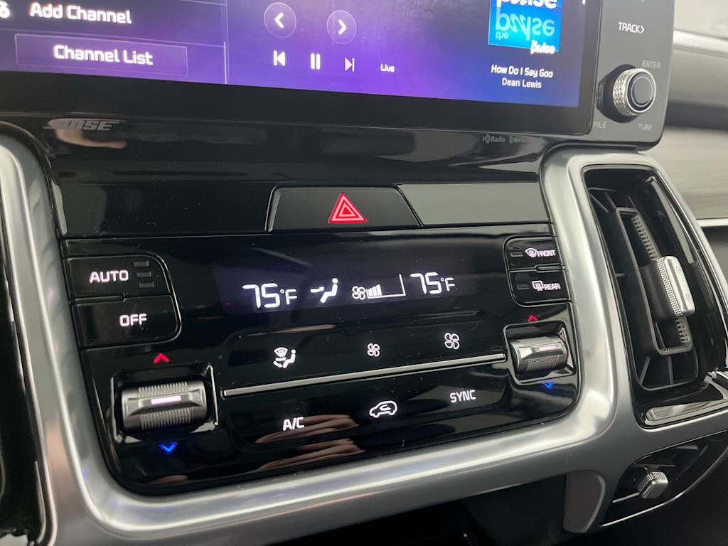 Thumbnail: 2023 Kia Sorento - 28