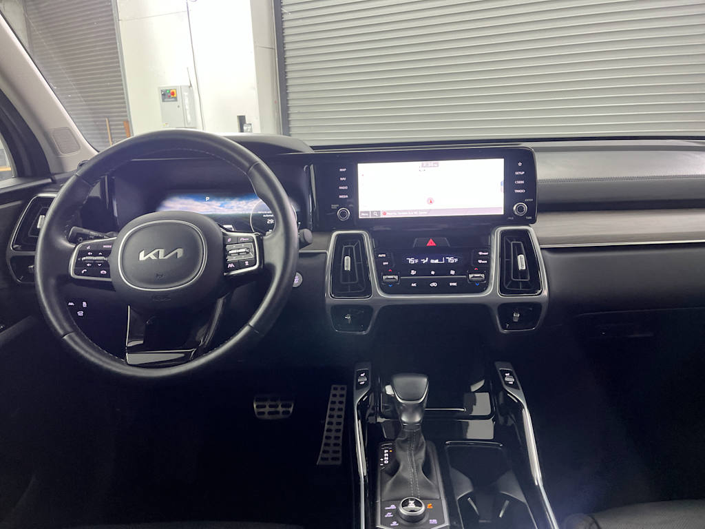Thumbnail: 2023 Kia Sorento - 2
