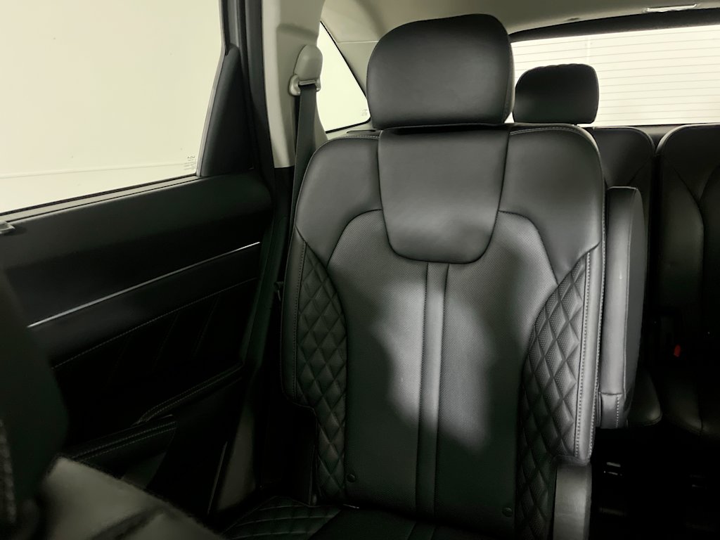 Thumbnail: 2023 Kia Sorento - 11