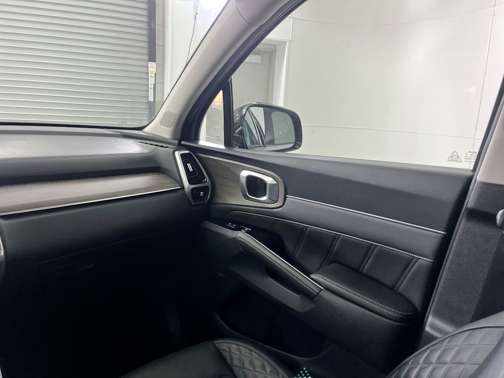 Thumbnail: 2023 Kia Sorento - 20