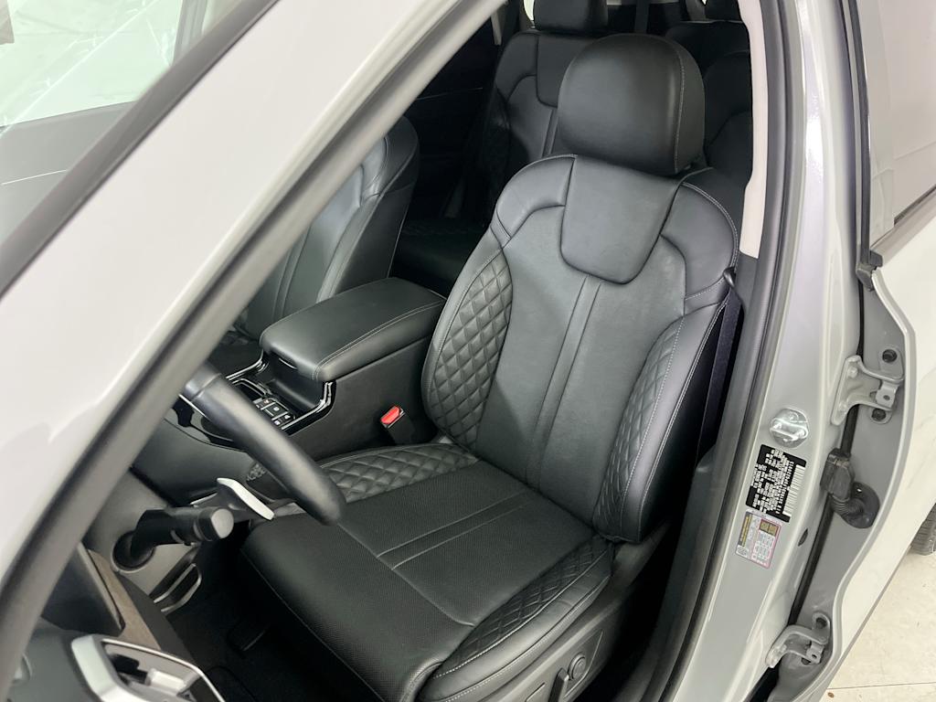 Thumbnail: 2023 Kia Sorento - 9