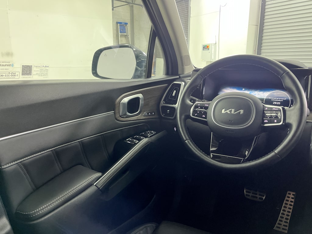 Thumbnail: 2023 Kia Sorento - 23