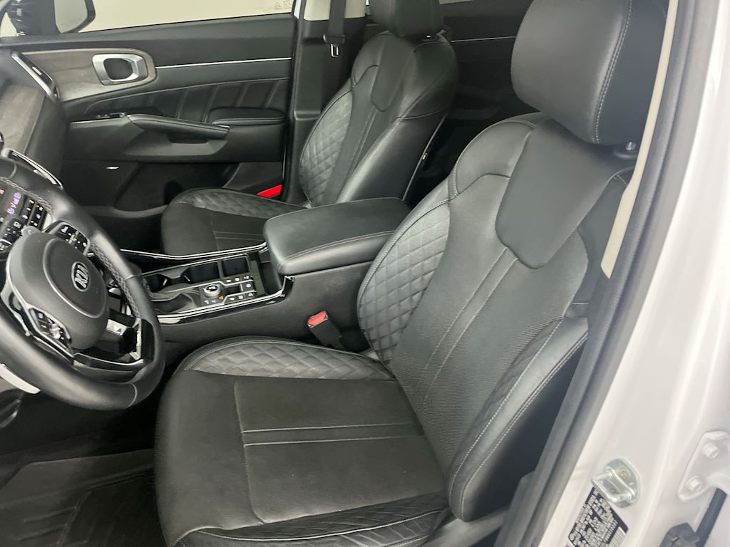 Thumbnail: 2021 Kia Sorento - 9