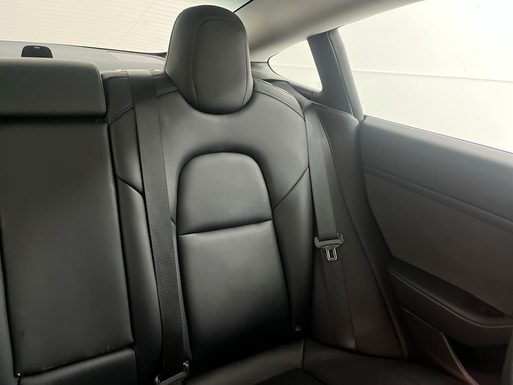 Thumbnail: 2022 Tesla Model 3 - 21