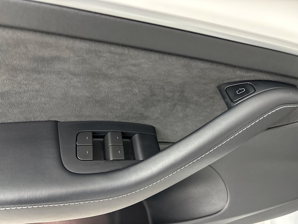 Thumbnail: 2023 Tesla Model 3 - 18