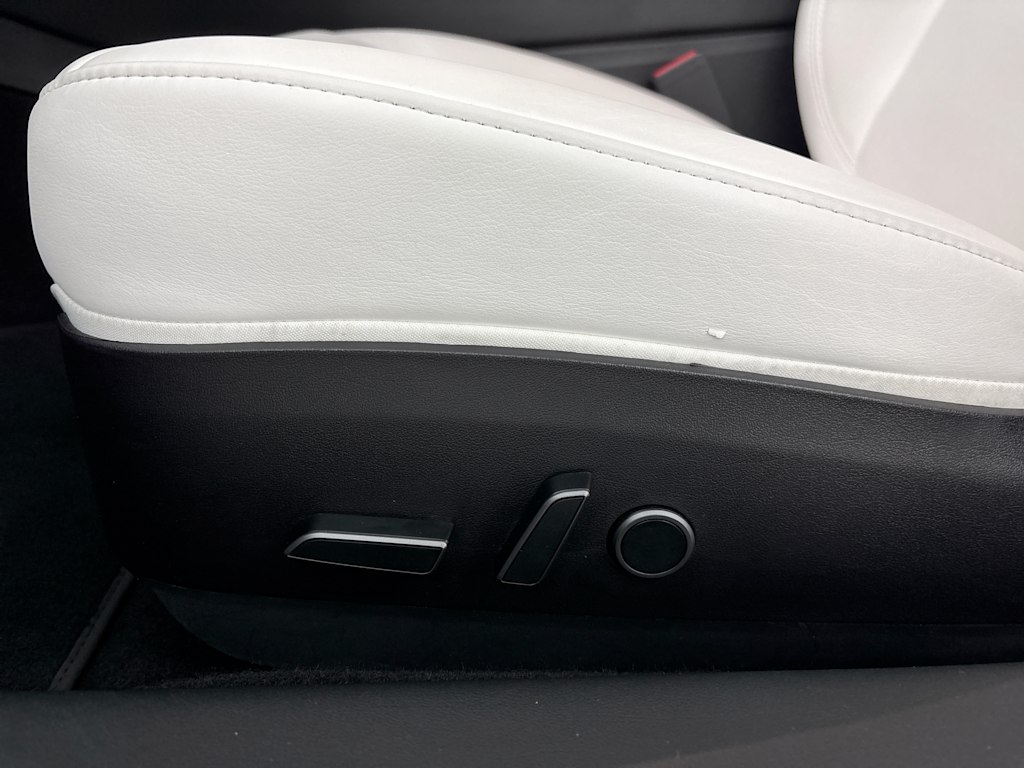 Thumbnail: 2023 Tesla Model 3 - 17