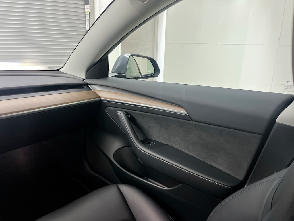 Thumbnail: 2023 Tesla Model 3 - 19