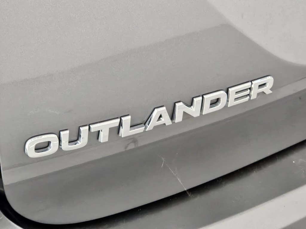 2023 Mitsubishi Outlander SEL 7