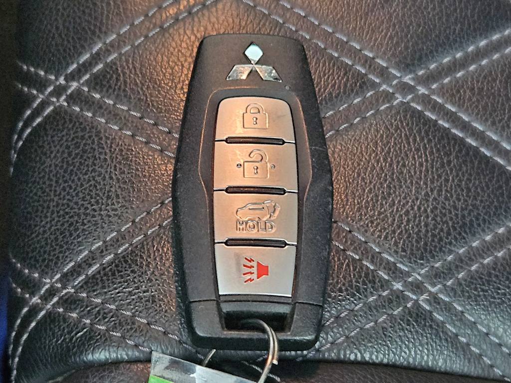 2023 Mitsubishi Outlander SEL 19