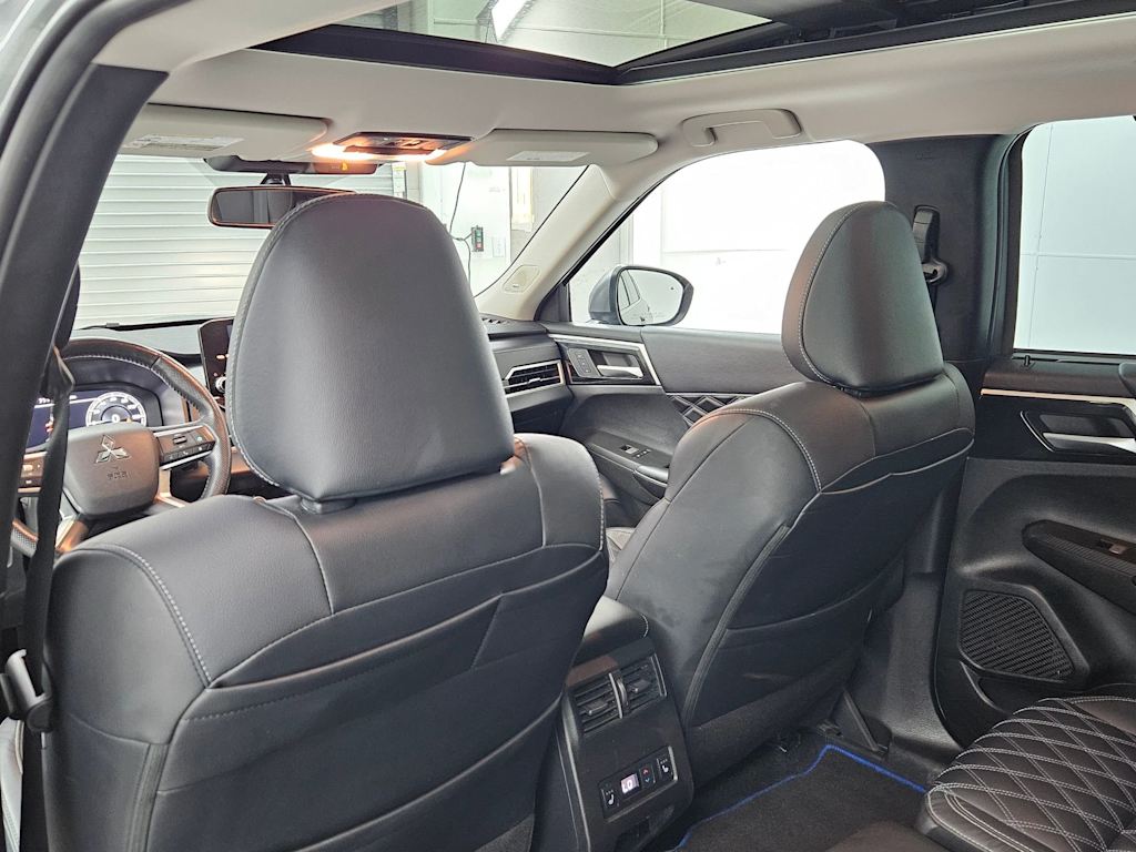 2023 Mitsubishi Outlander SEL 13