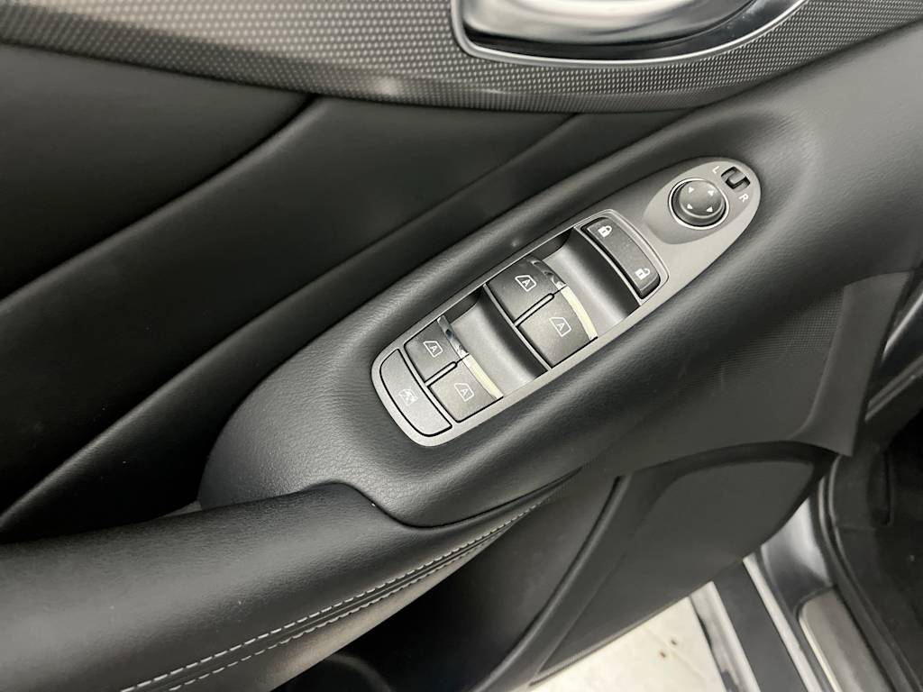 Thumbnail: 2014 INFINITI Q50 - 26