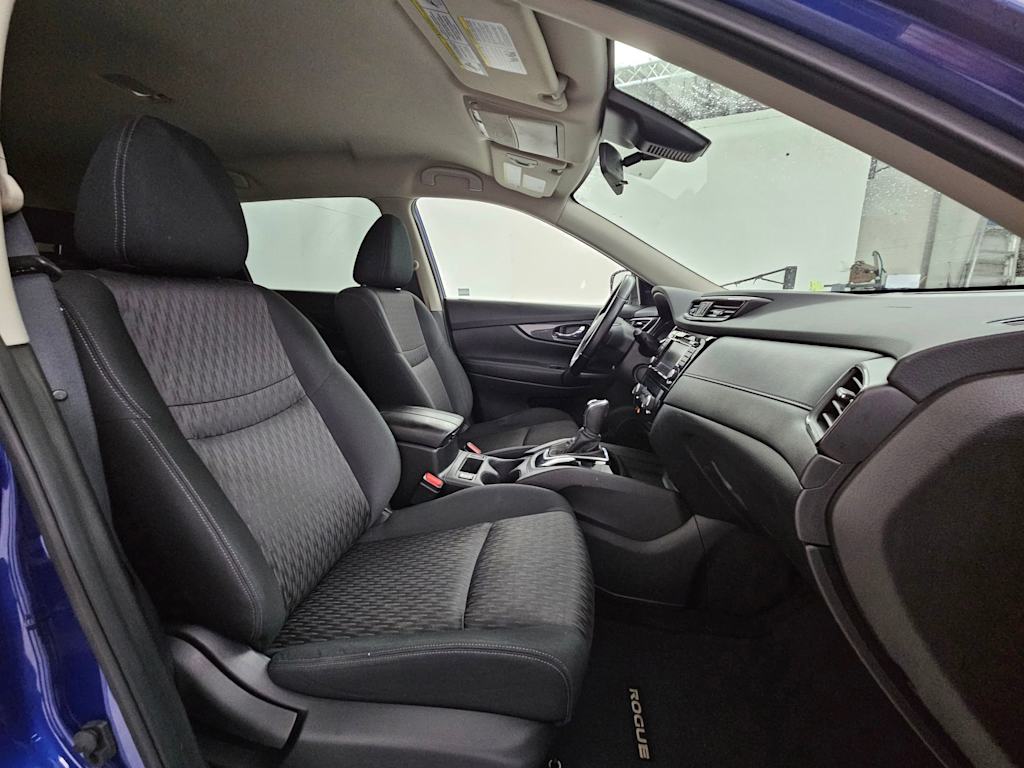 2020 Nissan Rogue SV 12