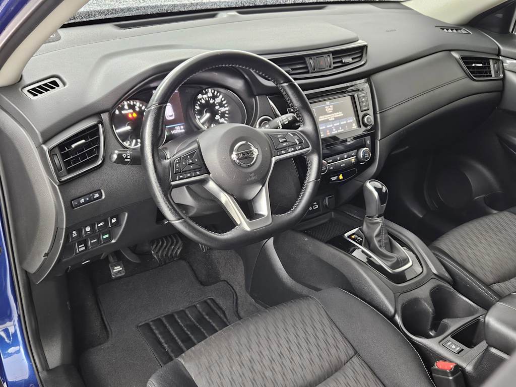 2020 Nissan Rogue SV 2