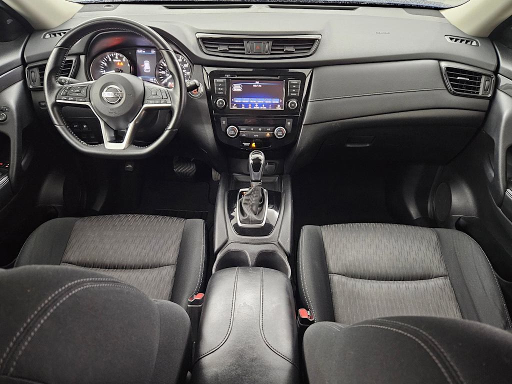 2020 Nissan Rogue SV 10