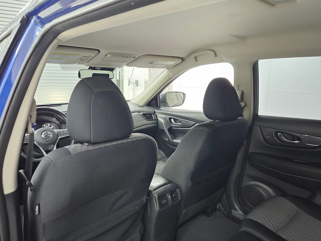 2020 Nissan Rogue SV 13