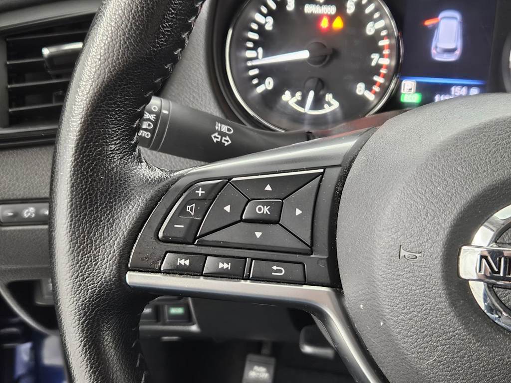 2020 Nissan Rogue SV 28