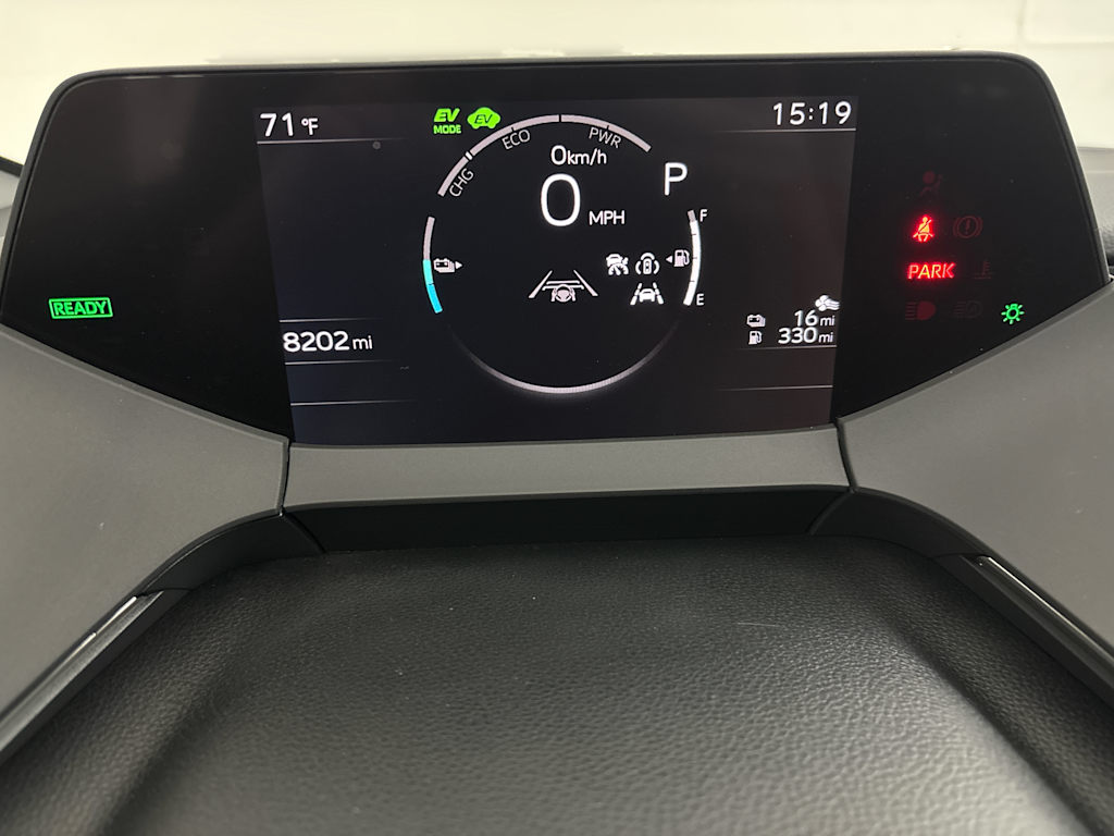 Thumbnail: 2025 Toyota Prius v - 13