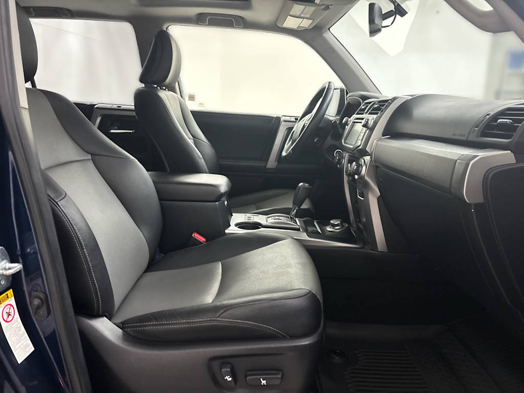 Thumbnail: 2017 Toyota 4Runner - 10