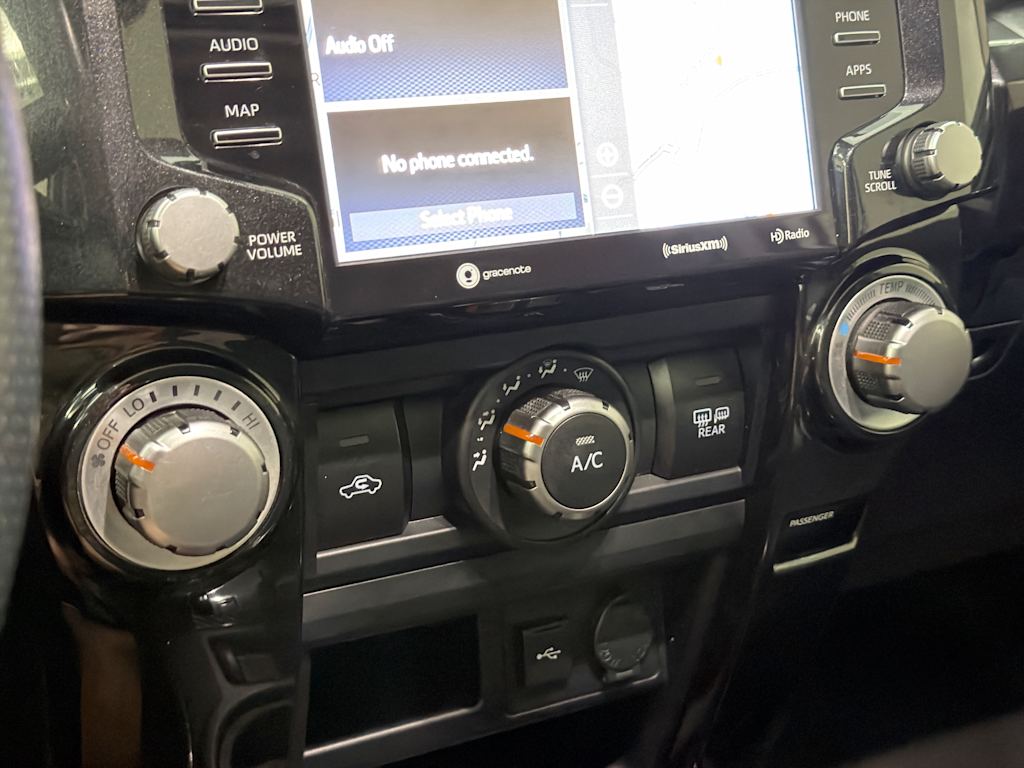 Thumbnail: 2020 Toyota 4Runner - 22