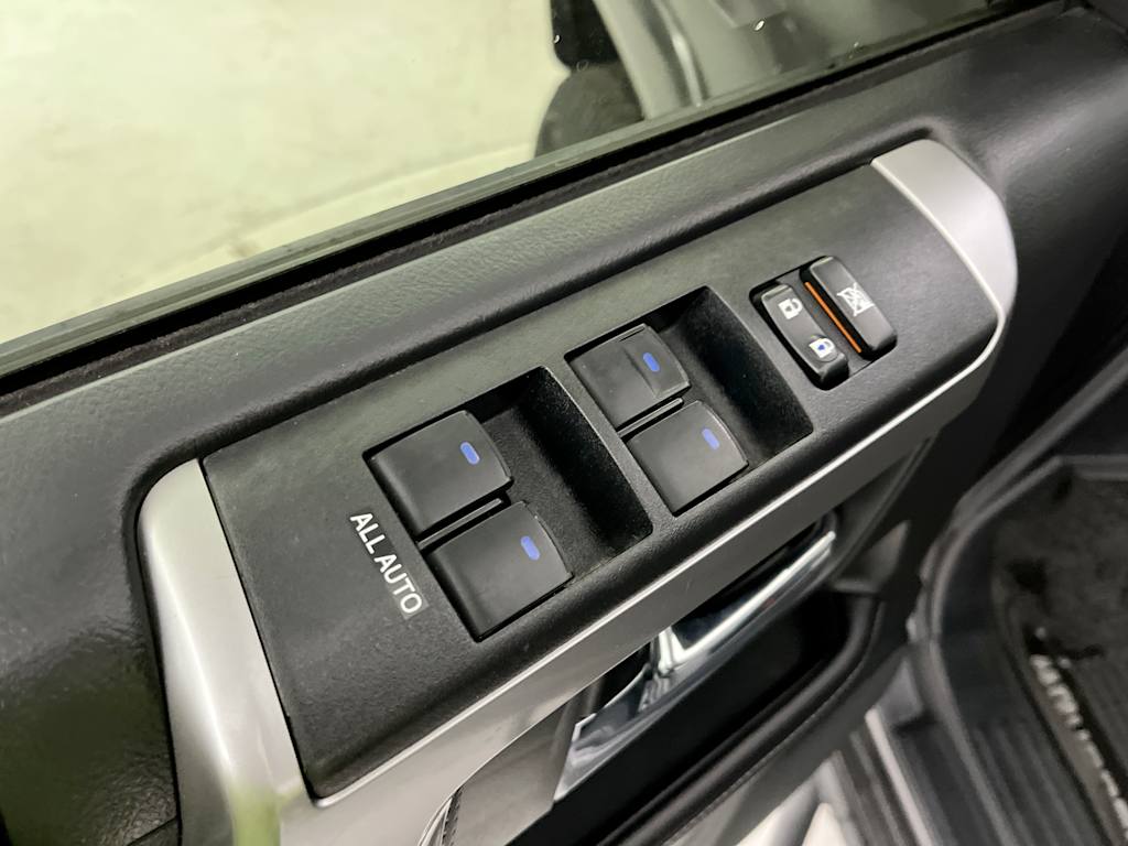 Thumbnail: 2016 Toyota 4Runner - 26