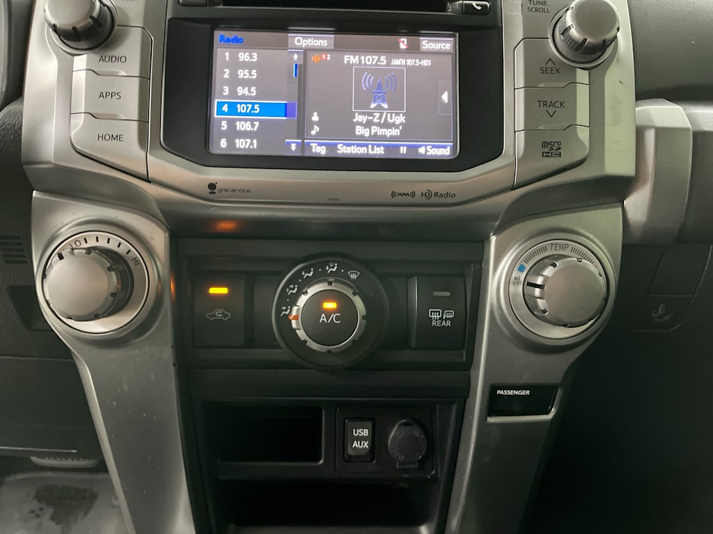 Thumbnail: 2016 Toyota 4Runner - 27