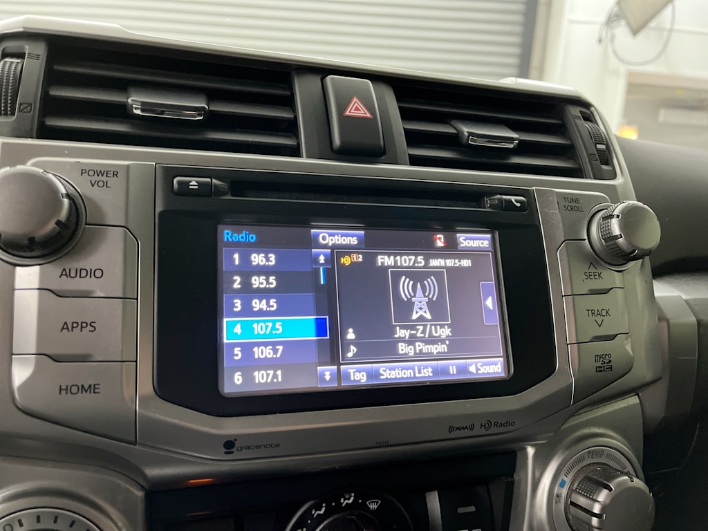 Thumbnail: 2016 Toyota 4Runner - 14