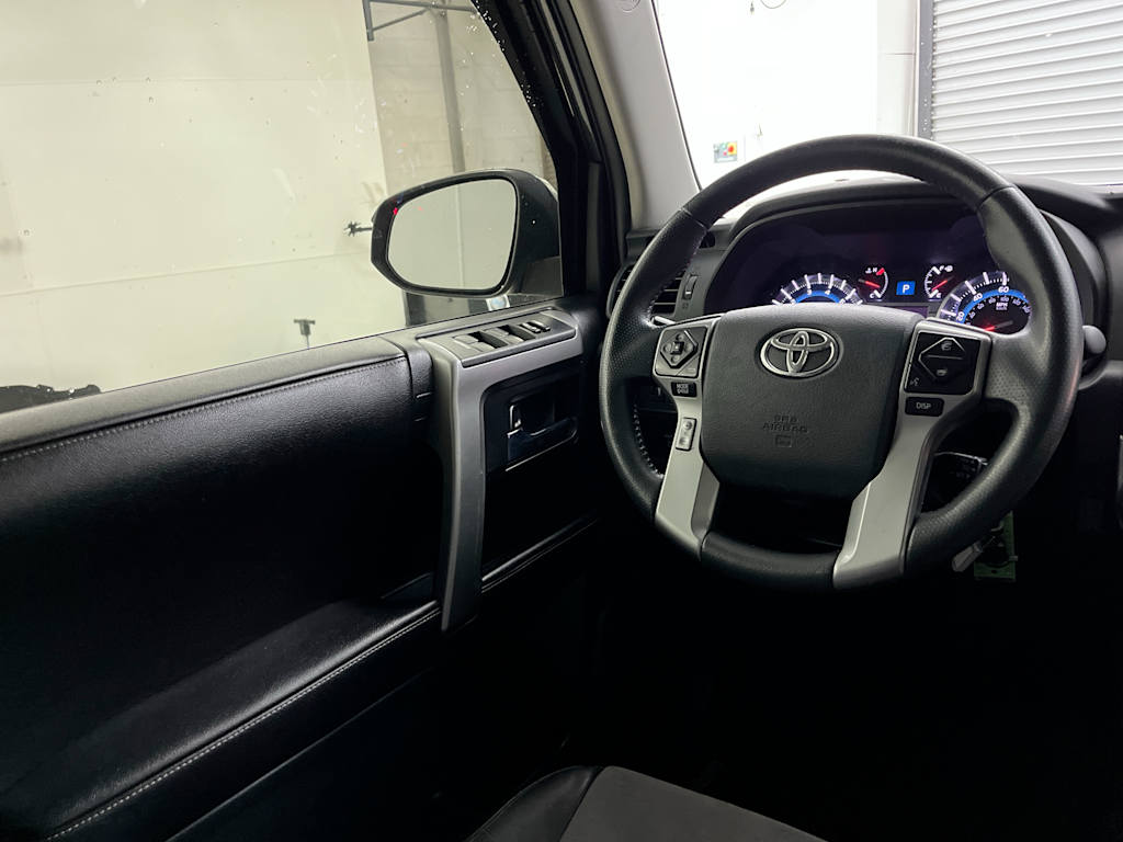 Thumbnail: 2016 Toyota 4Runner - 12