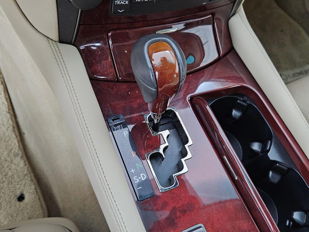 2007 Lexus LS 460 34