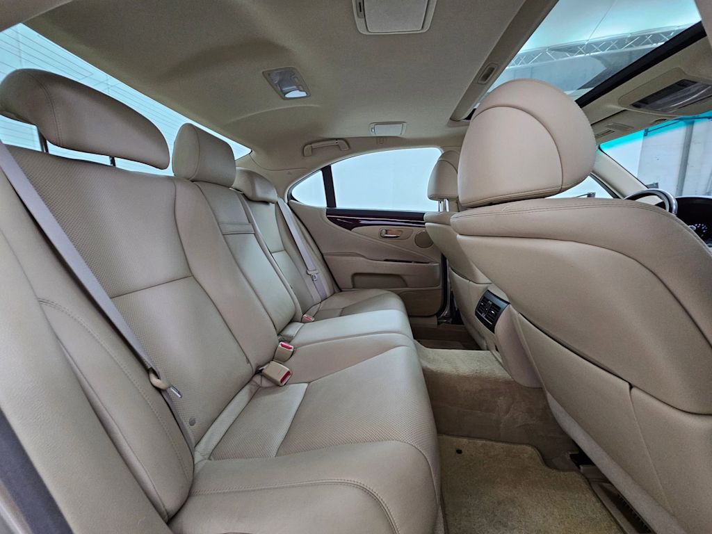 2007 Lexus LS 460 27