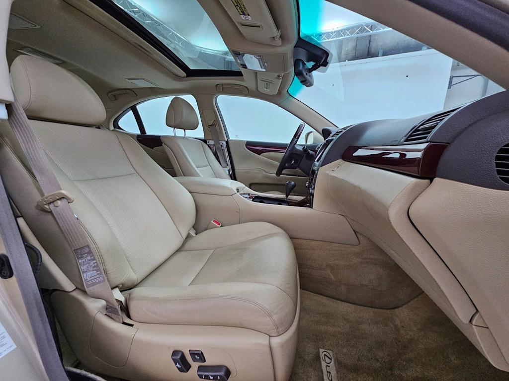 2007 Lexus LS 460 11