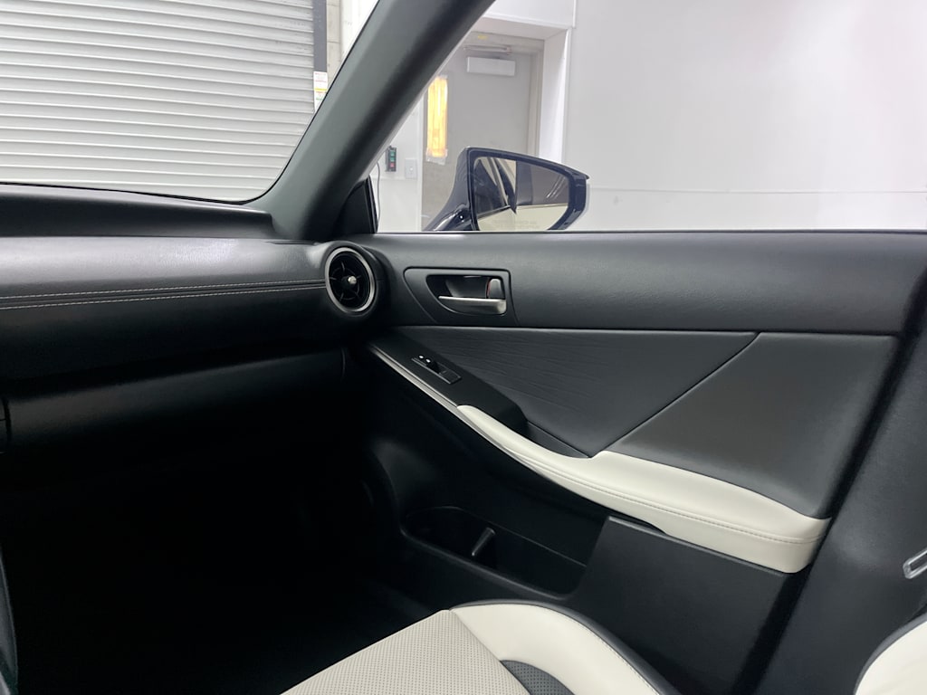 Thumbnail: 2021 Lexus IS - 22