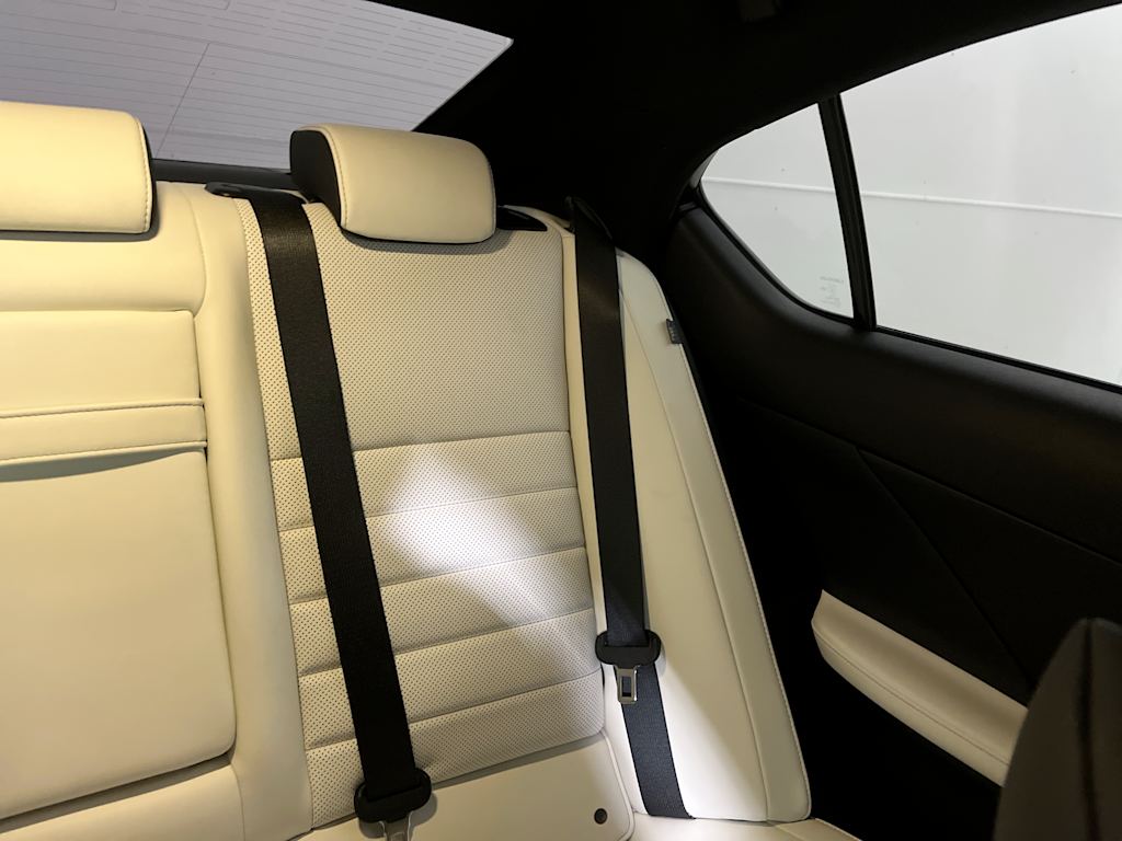 Thumbnail: 2021 Lexus IS - 23