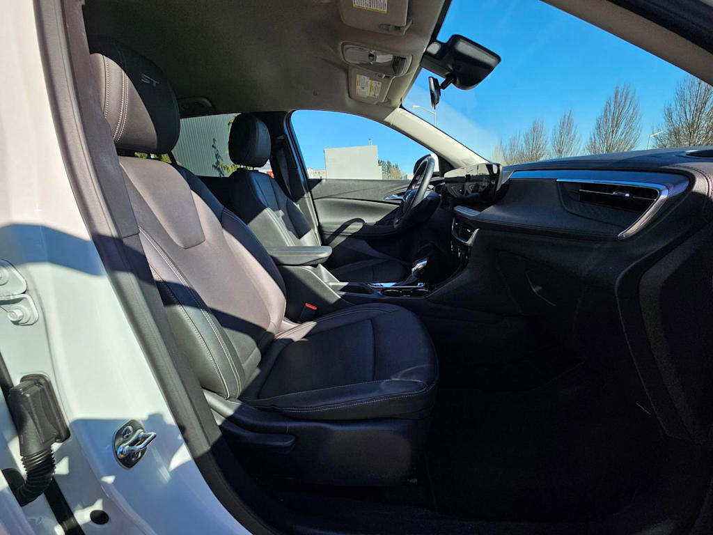 2024 Buick Encore GX Sport Touring 13