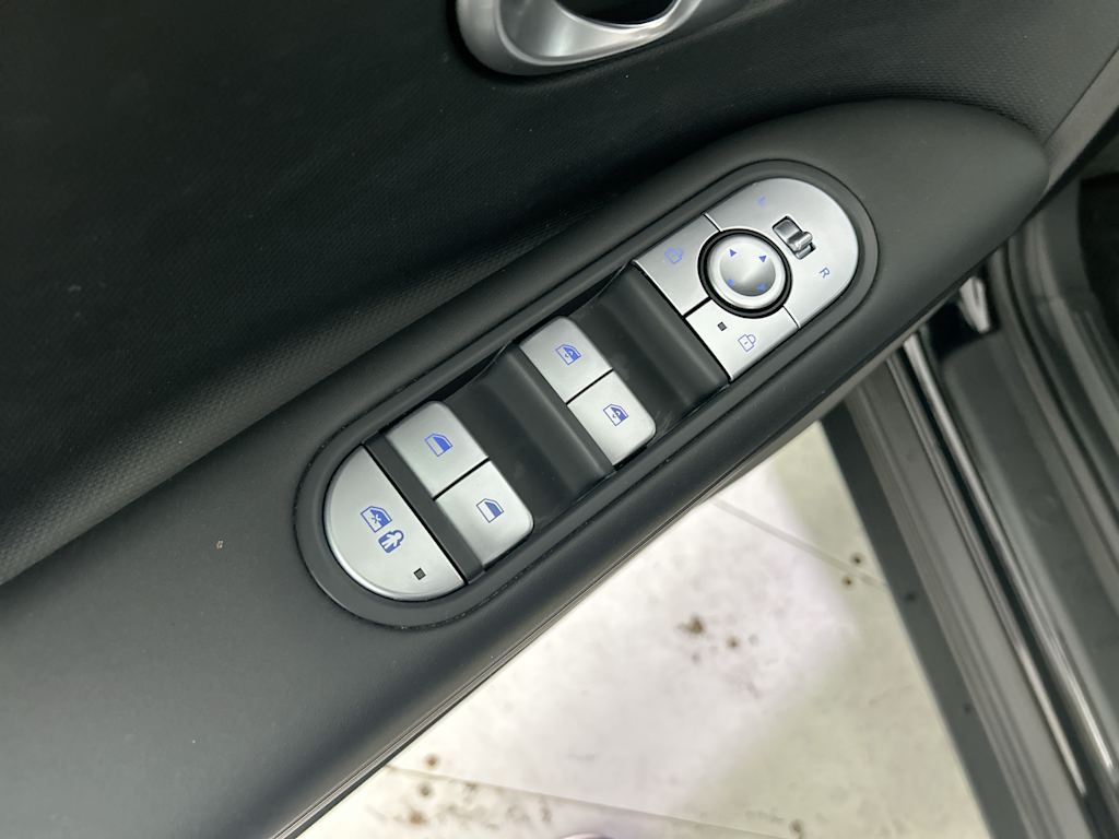 Thumbnail: 2024 Hyundai Ioniq 5 - 21