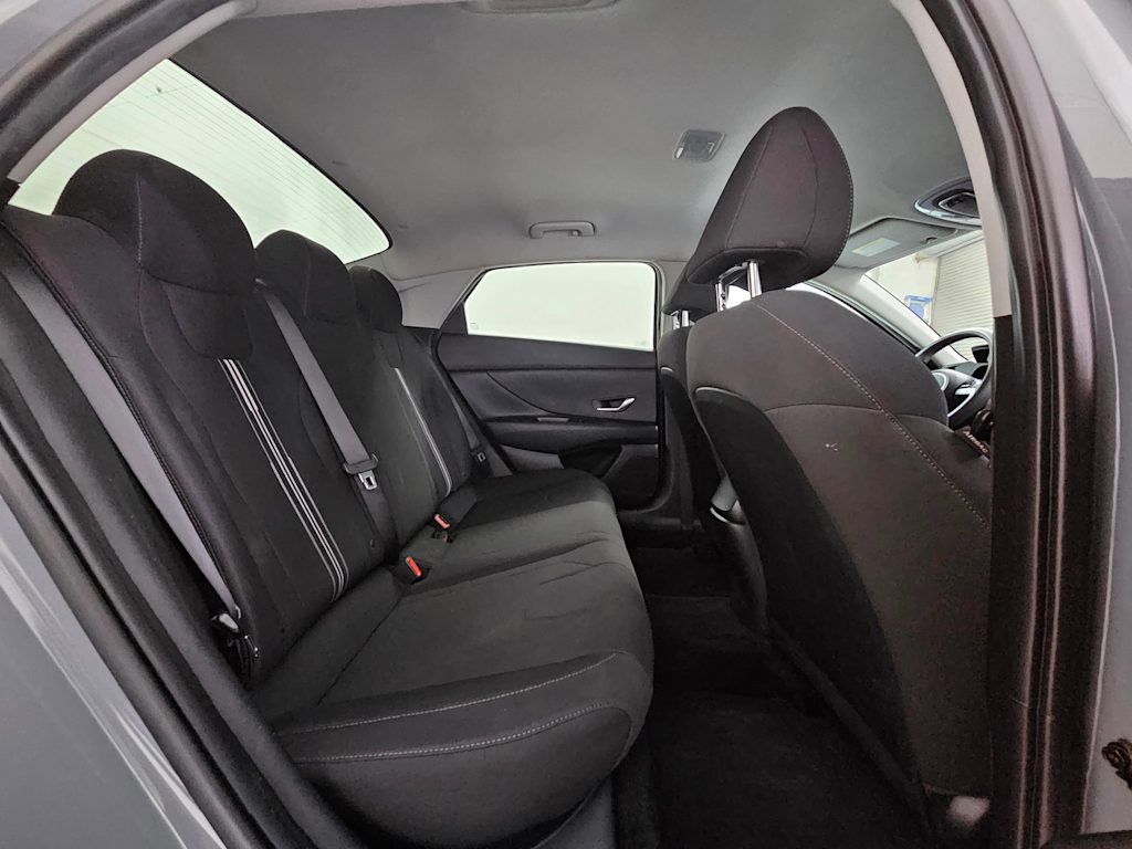 2021 Hyundai Elantra SEL 26