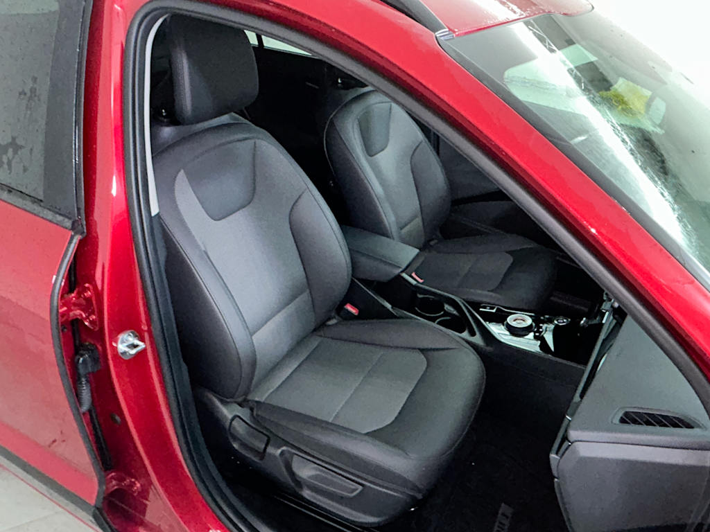 Thumbnail: 2024 Kia Niro - 8