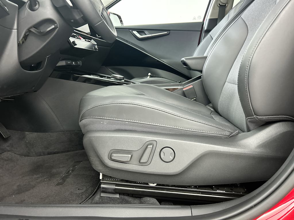 Thumbnail: 2024 Kia Niro - 20