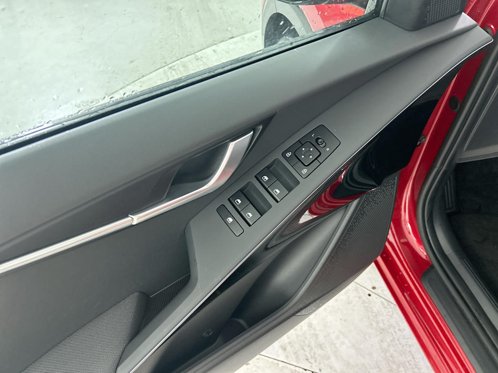 Thumbnail: 2024 Kia Niro - 21