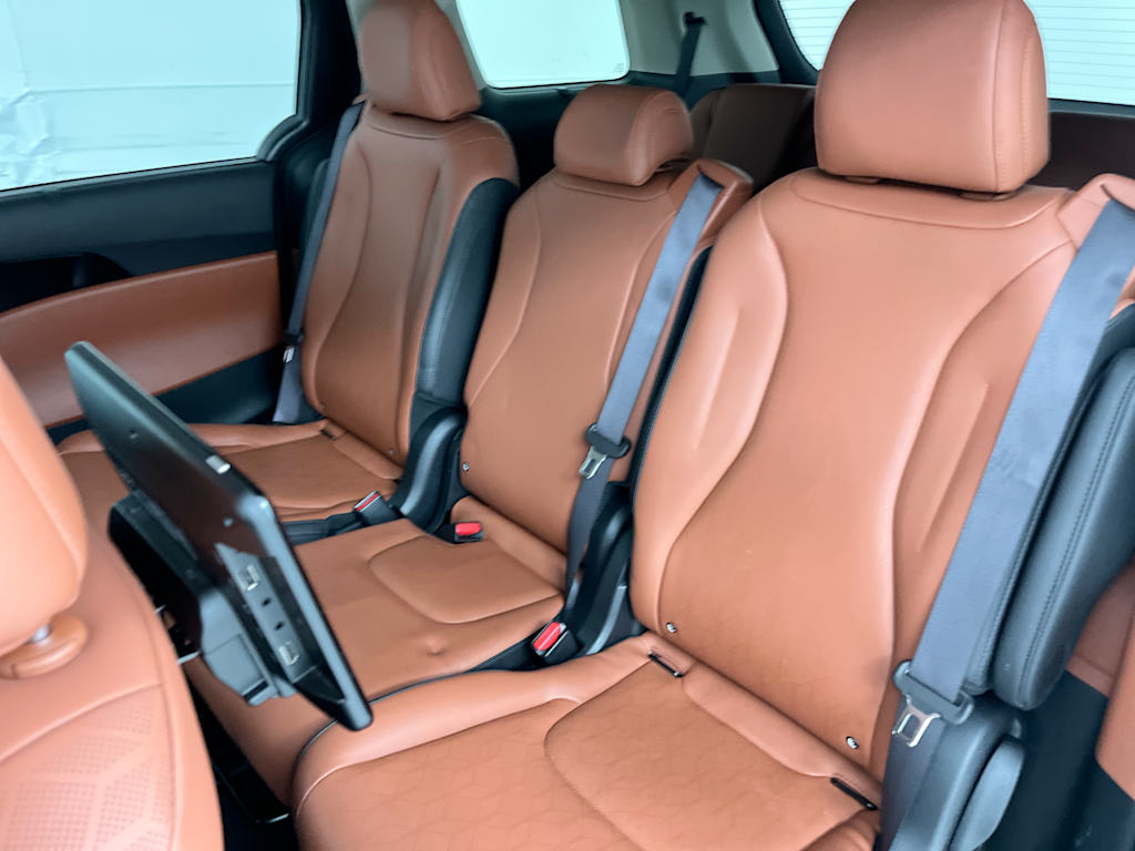 Thumbnail: 2024 Kia Carnival - 31