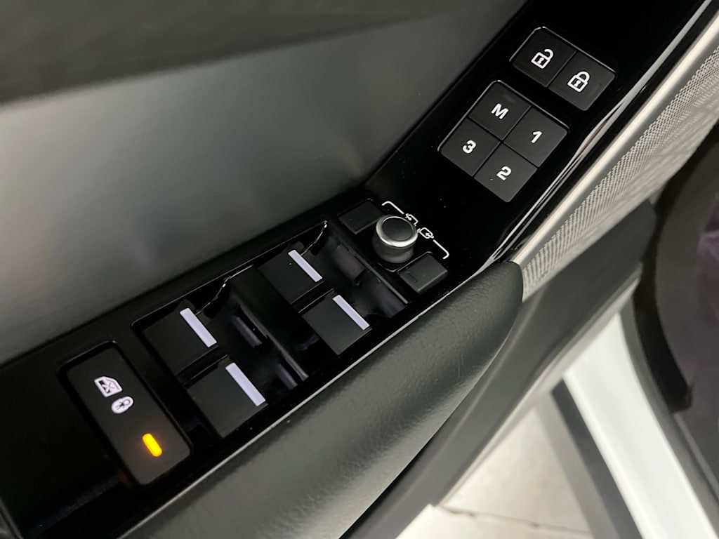 Thumbnail: 2021 Land Rover Range Rover Velar - 26