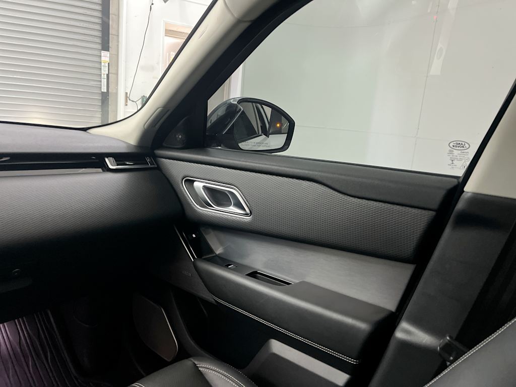 Thumbnail: 2021 Land Rover Range Rover Velar - 21