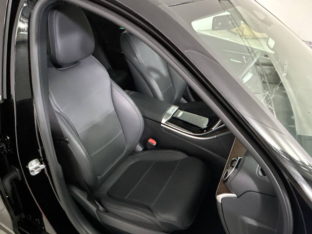 Thumbnail: 2025 Mercedes-Benz C-Class - 8