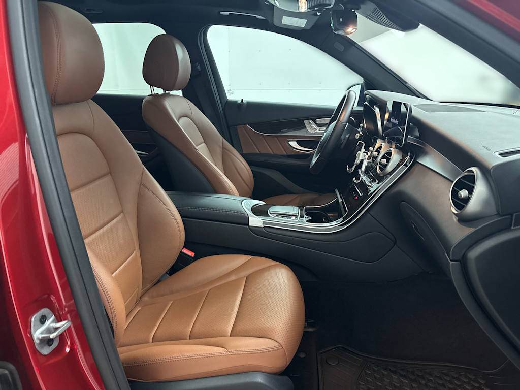 Thumbnail: 2022 Mercedes-Benz GLC - 25