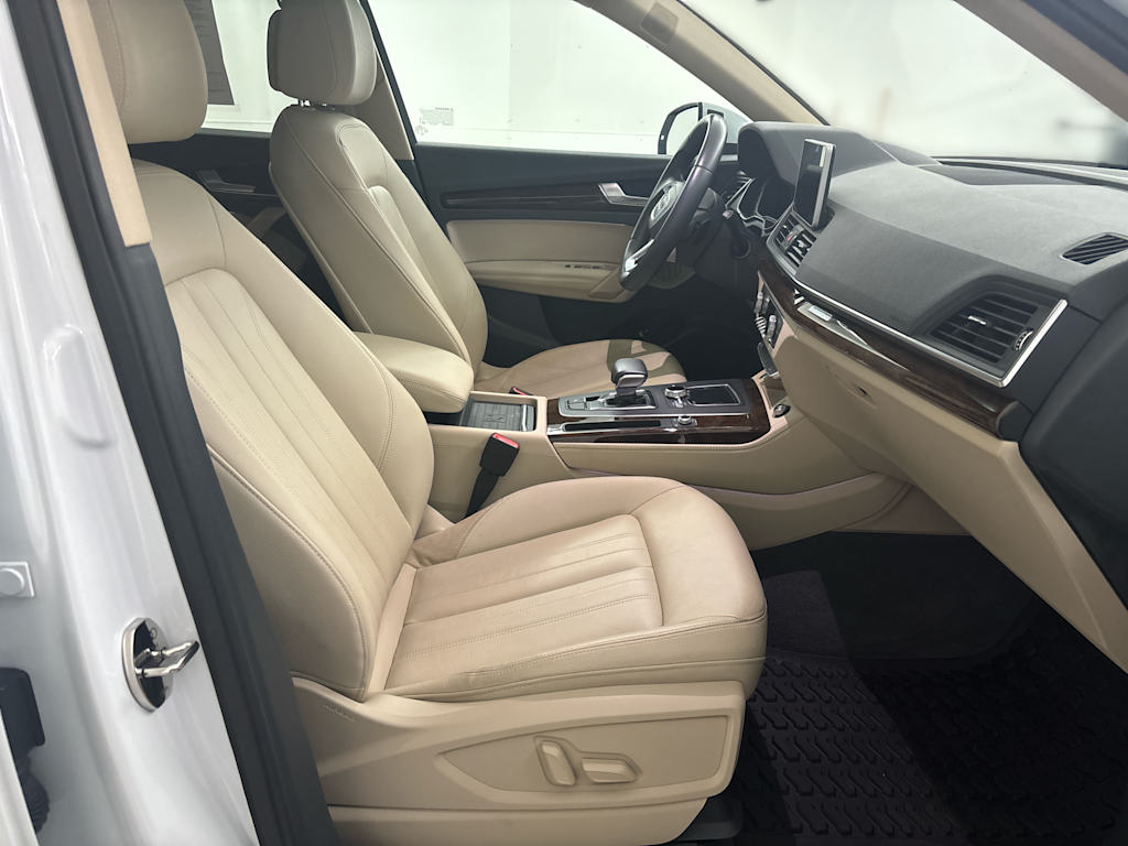 Thumbnail: 2020 Audi Q5 - 26
