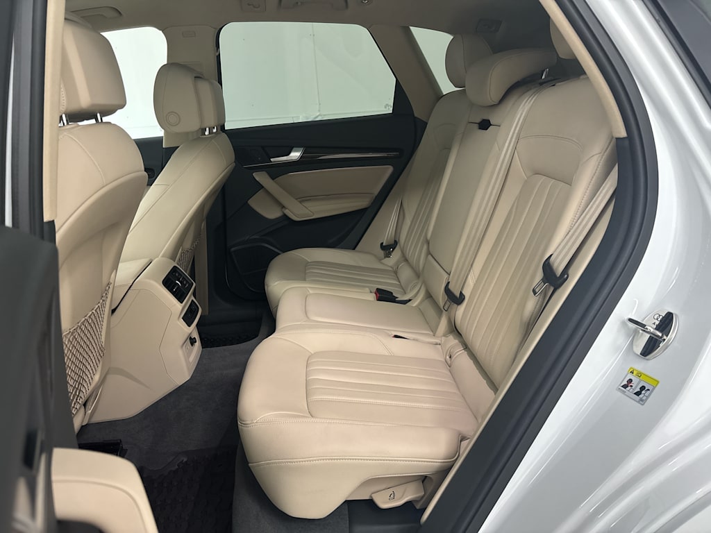 Thumbnail: 2020 Audi Q5 - 11