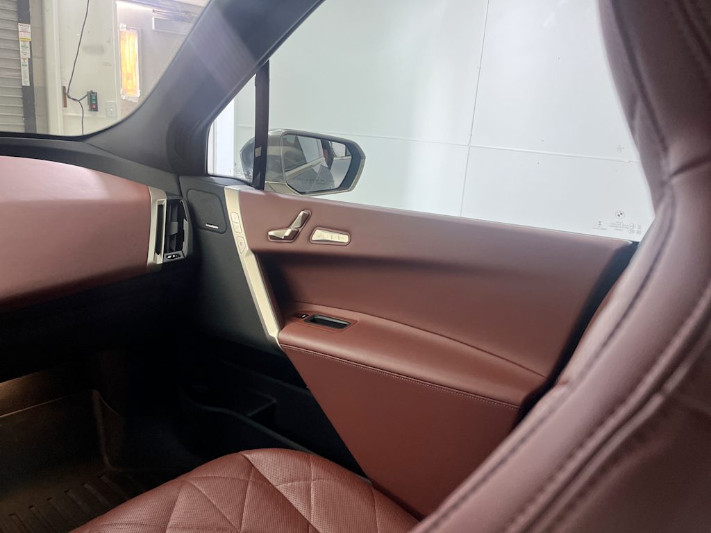Thumbnail: 2023 BMW iX - 21