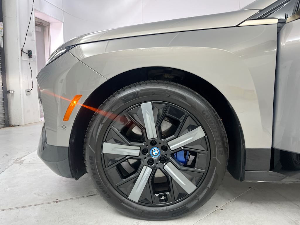 Thumbnail: 2023 BMW iX - 5