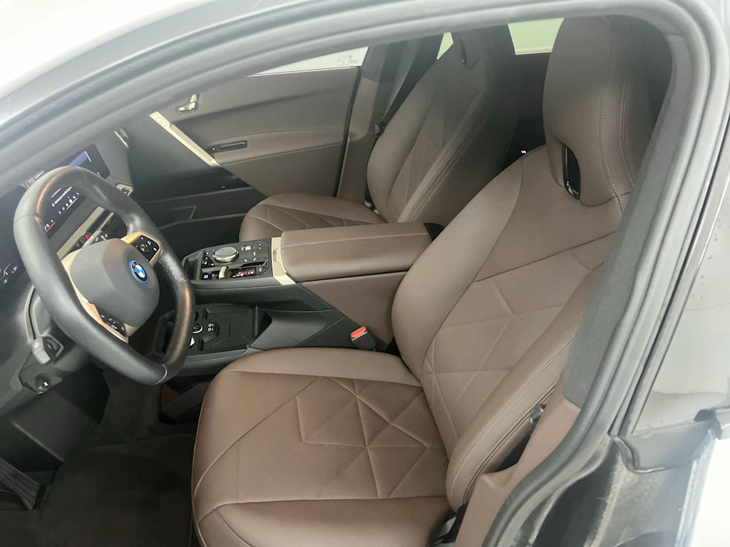 Thumbnail: 2024 BMW iX - 8